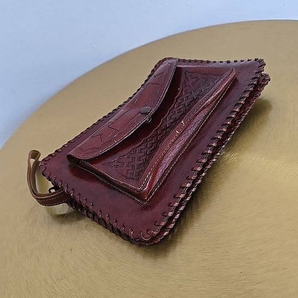 VINTAGE WESTERN ORNATE HANDMADE CARVED BROWN LEATHER MEXICO CLUTCH PURSE ETCH 🌴 - Picture 3 of 9